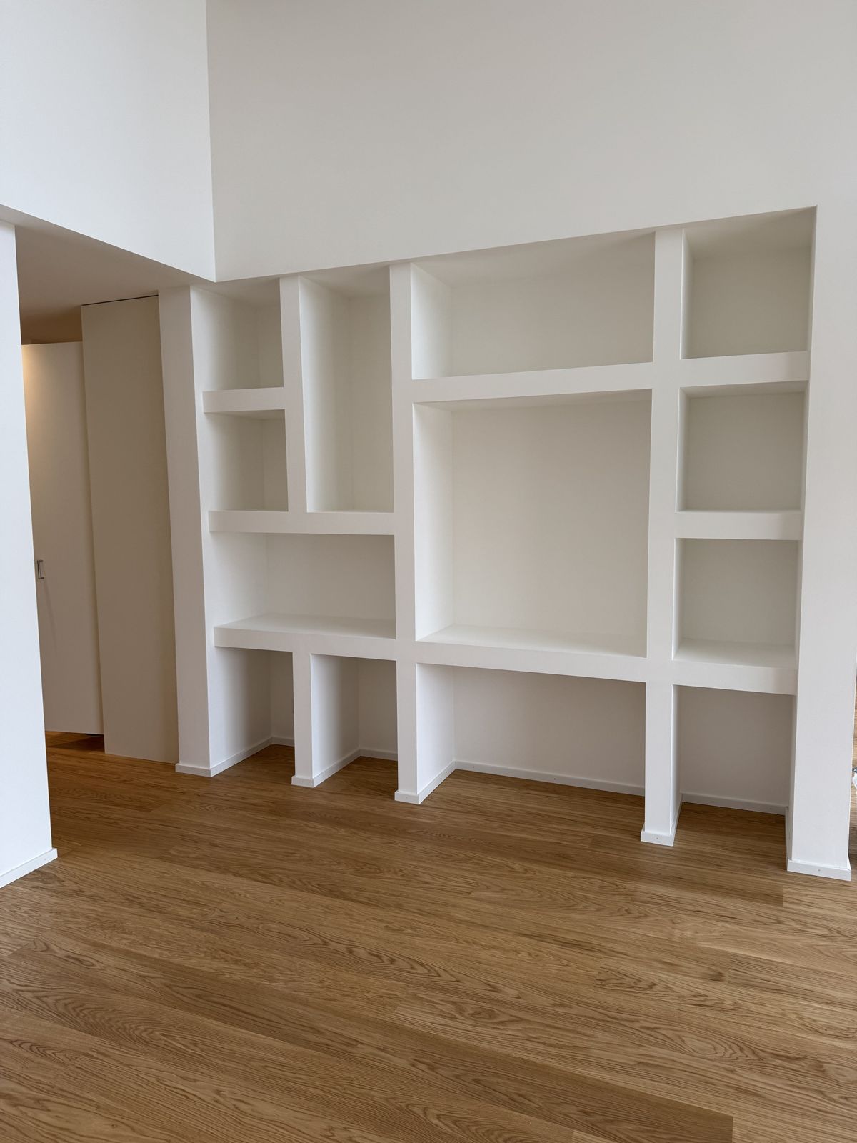 Bibliothèque en plaques de plâtre — après