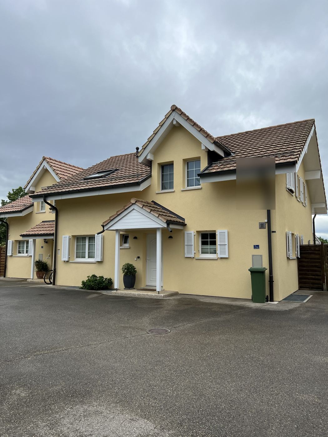Maison jaune