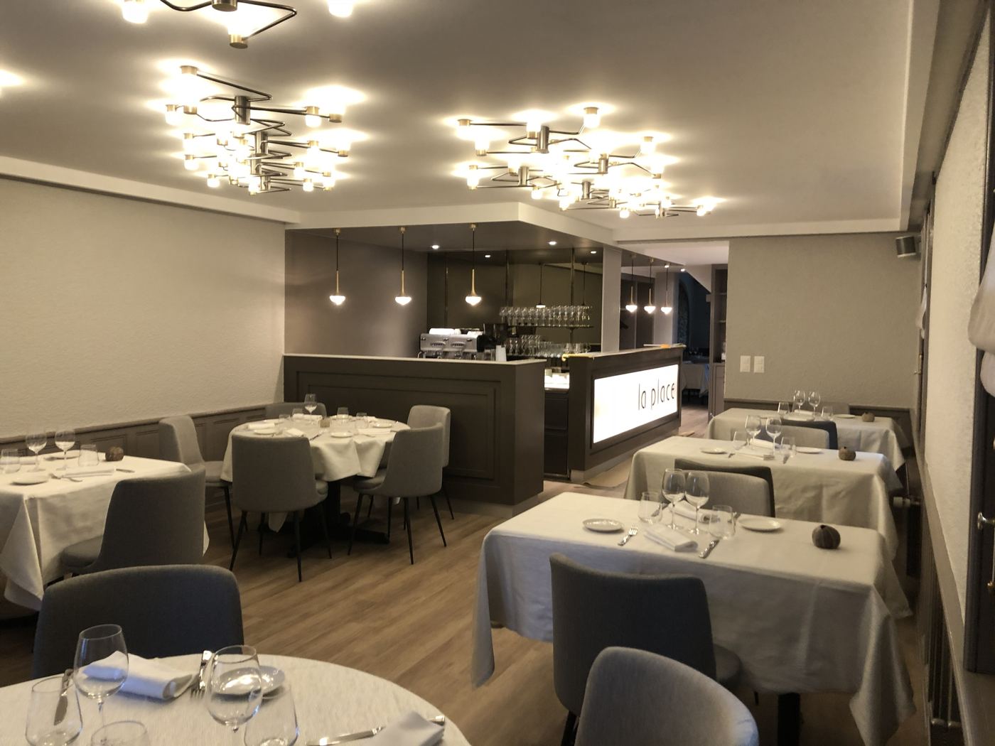 Restaurant « la place » — après
